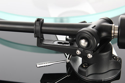 Rega RB 330